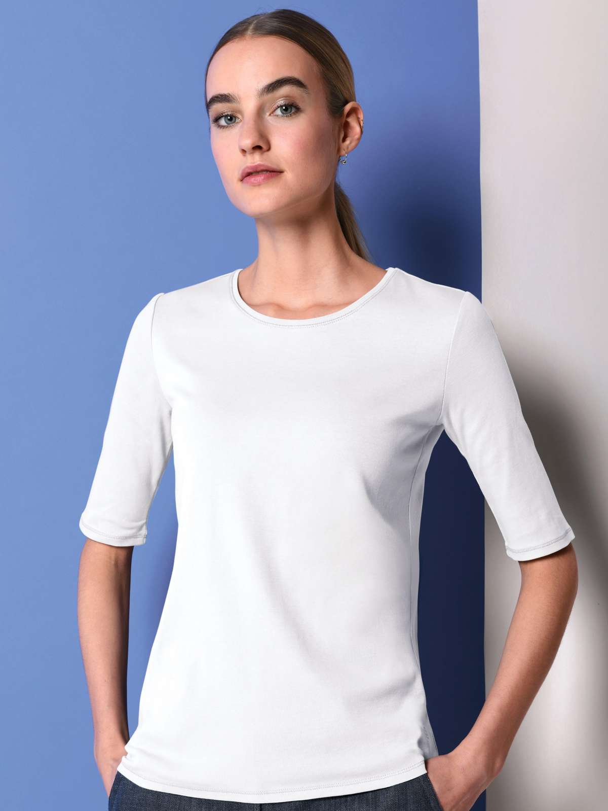 Модель рубашки с круглым вырезом Velvet