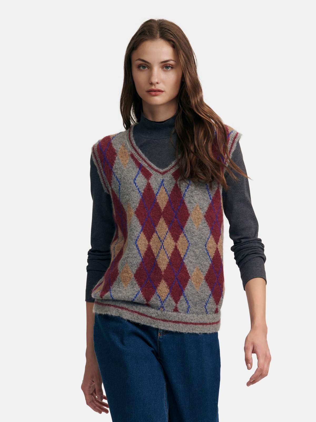 жилет-свитер с V-образным вырезом